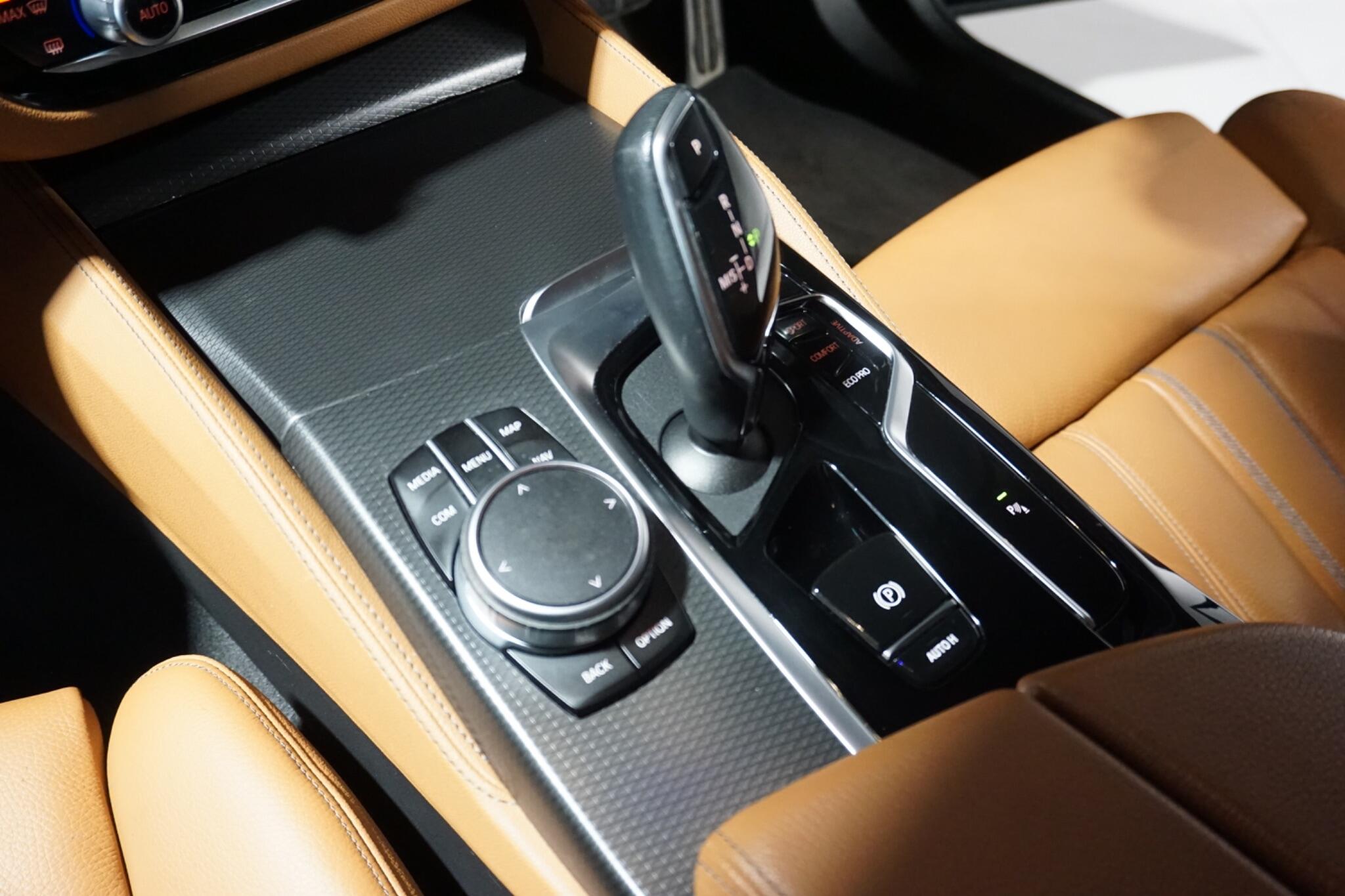 BMW 5 Series 3.0 530d MHT M Sport Saloon 4dr Diesel Hybrid Steptronic xDrive Euro 6 (s/s) (286 ps)